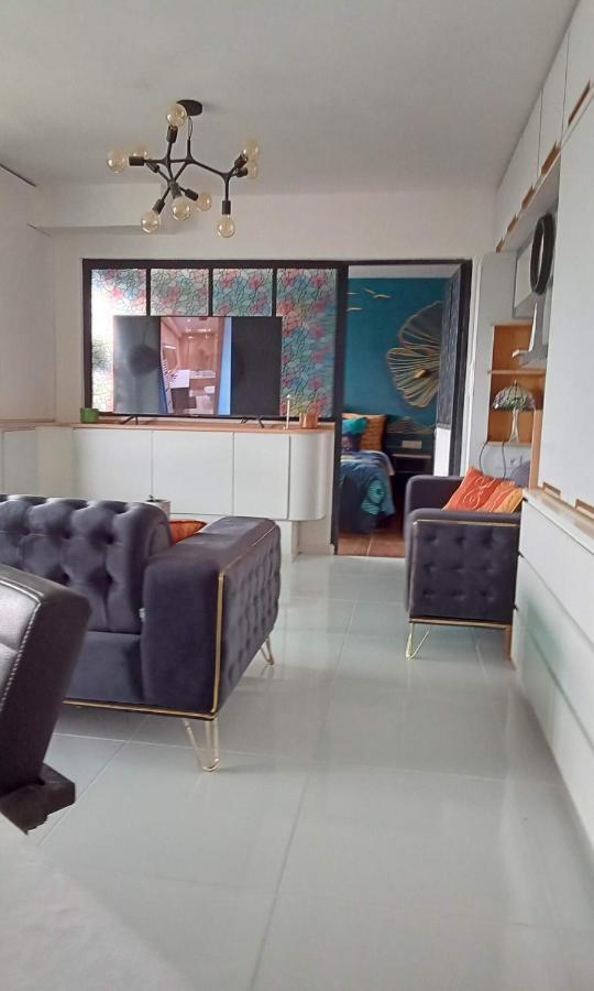 Liege Centre Mediacite Appartement Possible Parking Terrasse Immense 8Eme Pour 2 Personnes Eksteriør billede