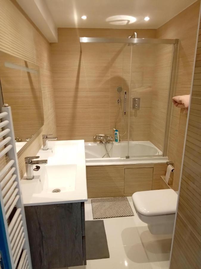 Liege Centre Mediacite Appartement Possible Parking Terrasse Immense 8Eme Pour 2 Personnes Eksteriør billede